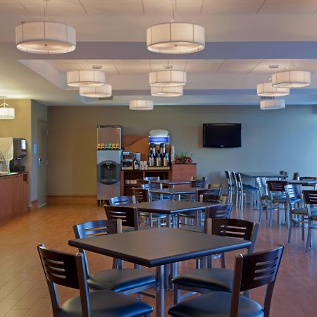 Holiday Inn Express Hotel & Suites Saint - Hyacinthe By Ihg Exteriér fotografie