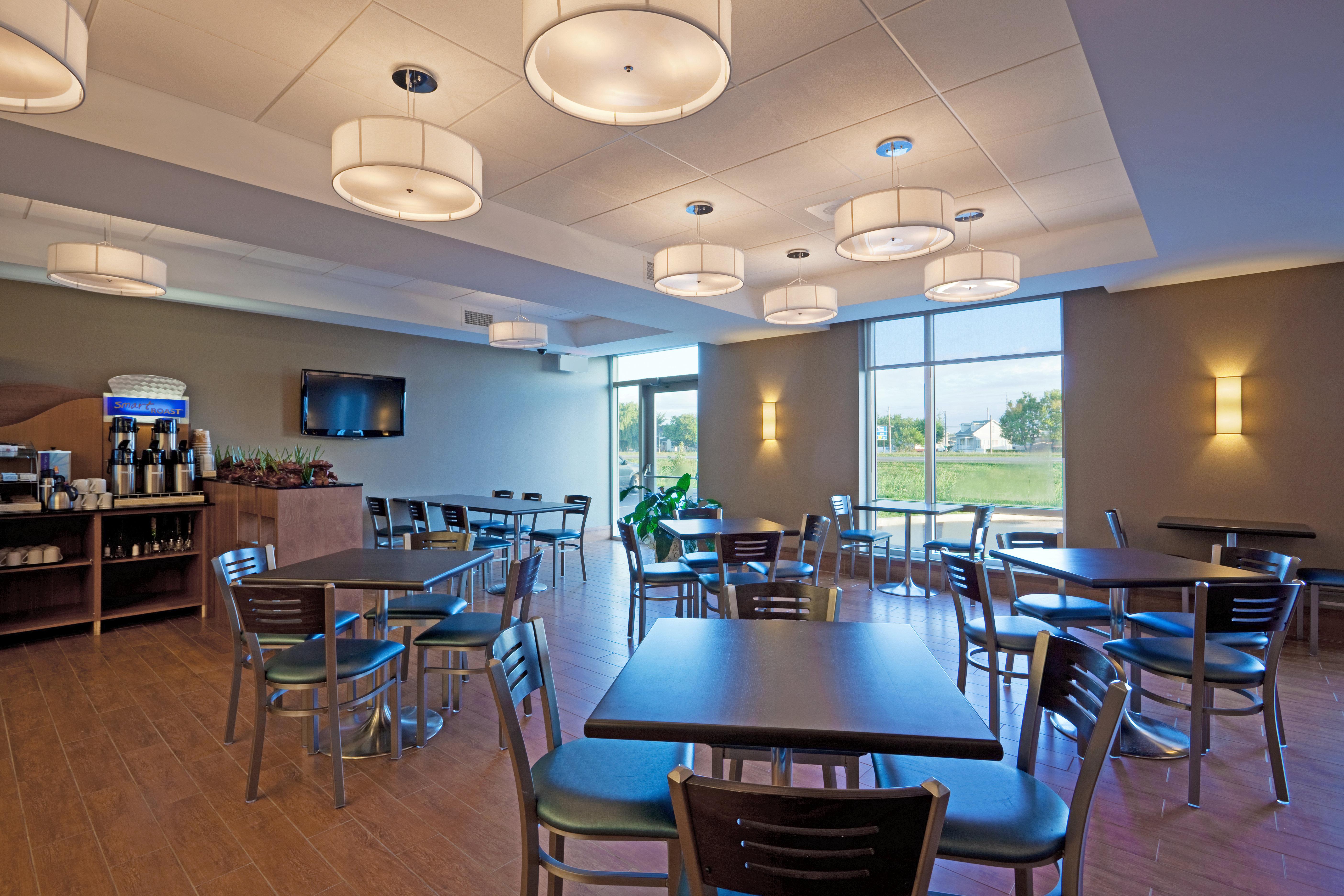 Holiday Inn Express Hotel & Suites Saint - Hyacinthe By Ihg Exteriér fotografie
