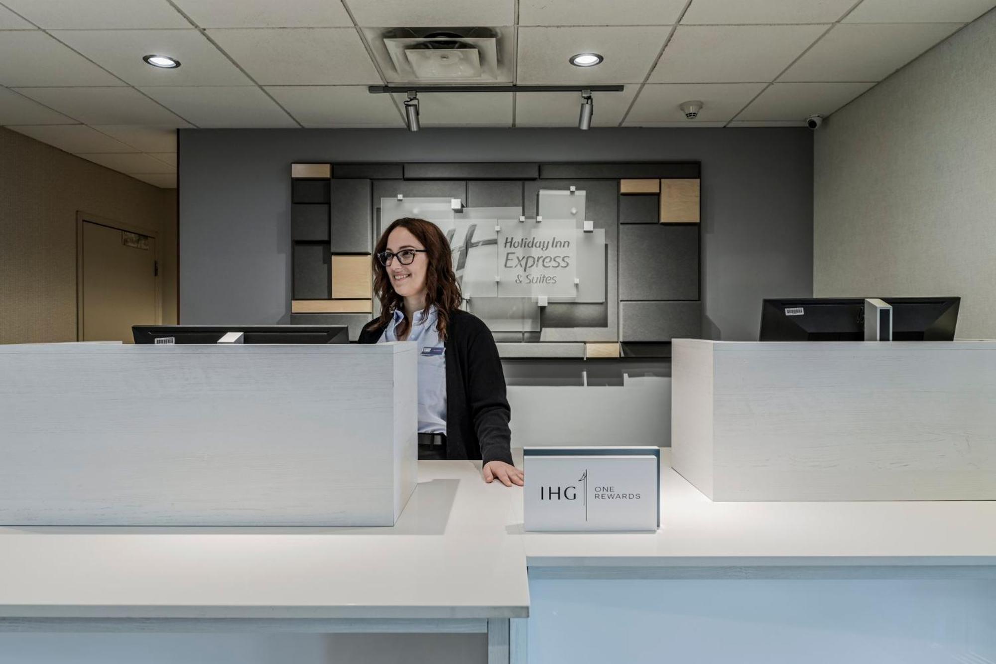 Holiday Inn Express Hotel & Suites Saint - Hyacinthe By Ihg Exteriér fotografie