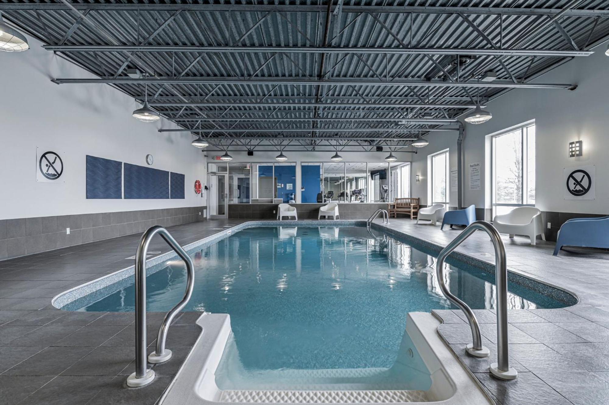 Holiday Inn Express Hotel & Suites Saint - Hyacinthe By Ihg Exteriér fotografie