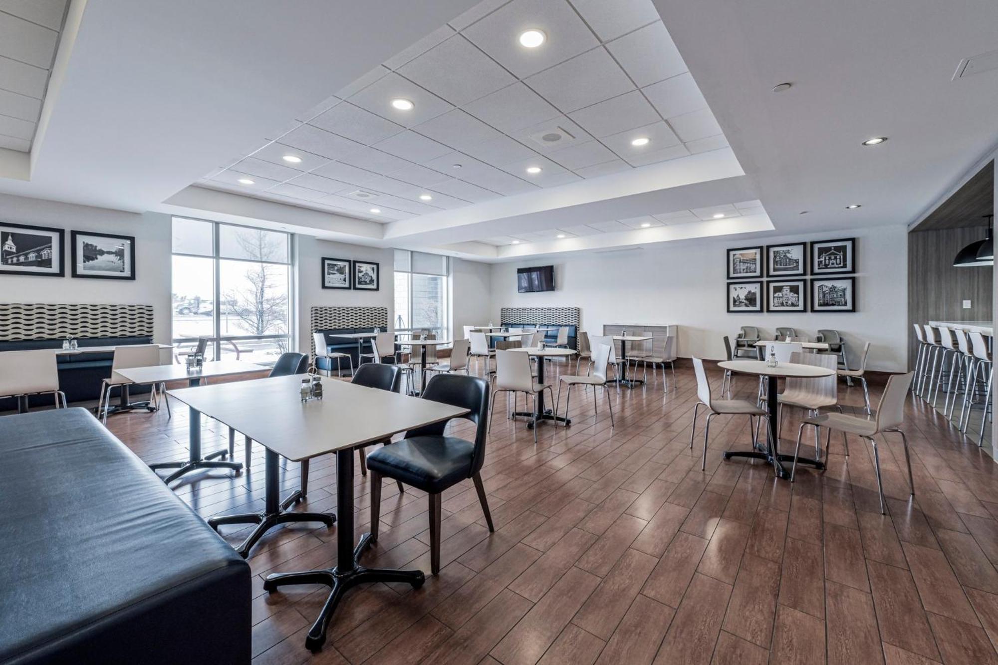 Holiday Inn Express Hotel & Suites Saint - Hyacinthe By Ihg Exteriér fotografie