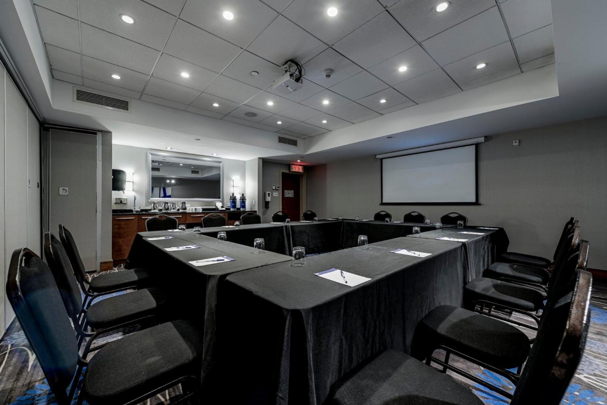 Holiday Inn Express Hotel & Suites Saint - Hyacinthe By Ihg Exteriér fotografie