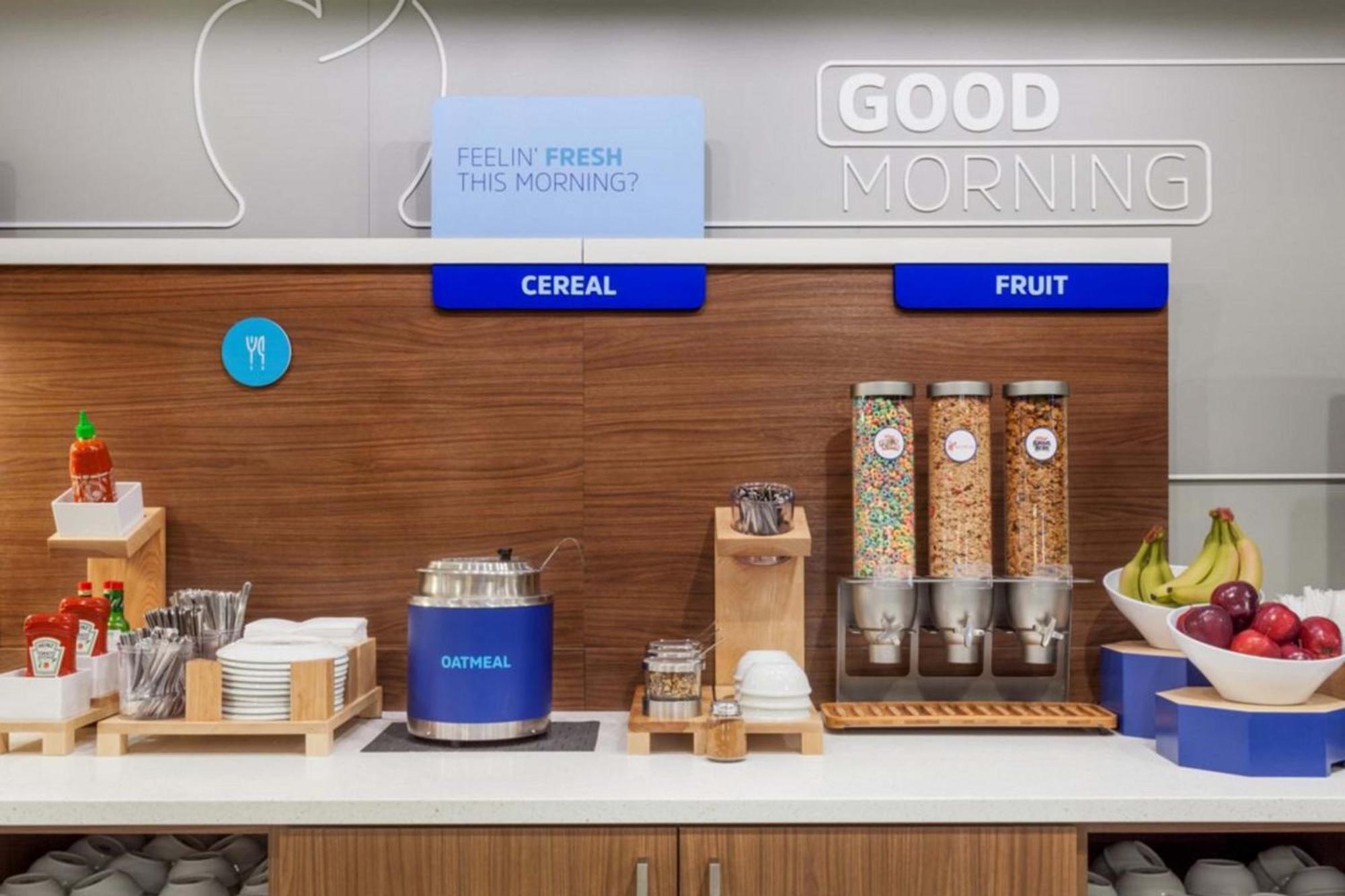 Holiday Inn Express Hotel & Suites Saint - Hyacinthe By Ihg Exteriér fotografie
