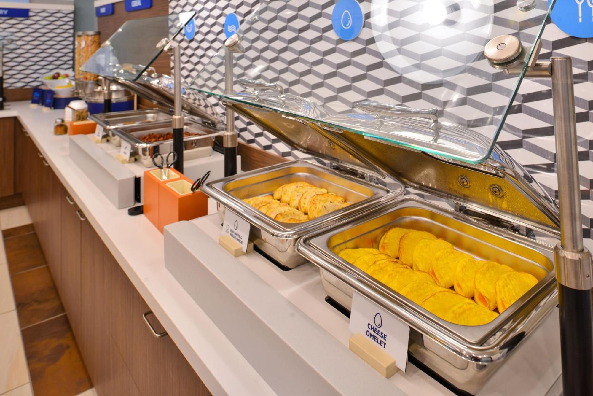 Holiday Inn Express Hotel & Suites Saint - Hyacinthe By Ihg Exteriér fotografie